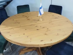 Anttiina Pyöreä ruokailupöytä 150 cm, Hunaja