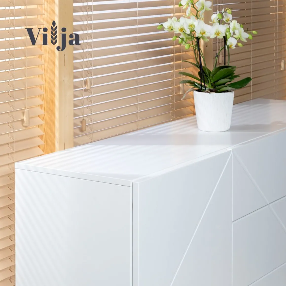 Hiipakka Vilja tv-taso 200cm ovilla, valkoinen