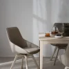 Rowico Alison ruokapöydän tuoli, beige nahka / valkopesty tammi