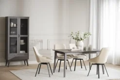 Rowico Alison tuoli vaalea beige, mustat metallijalat