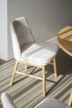 Rowico Amesbury tuoli vaalea beige, tammijalat