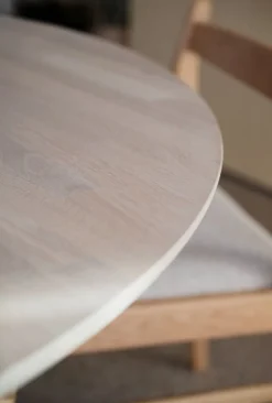 Rowico Clapperton ruokapöytä pyöreä 140cm, valkopesty tammi