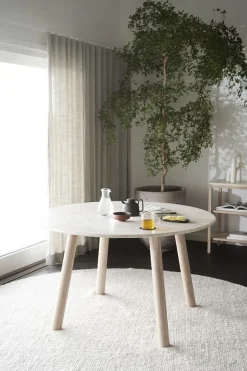 Rowico Taransay ruokapöytä Ø125cm, beige/valkopesty