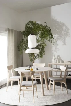 Rowico Taransay ruokapöytä Ø125cm, beige/valkopesty